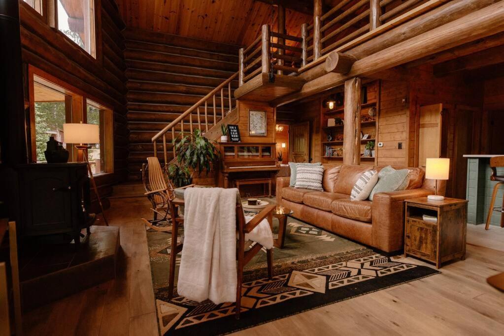 Вилла Classic Log Cabin Near Rocky Mountain National Park And Near Skiing Лайонс Экстерьер фото