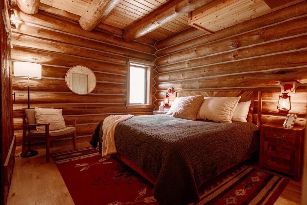 Вилла Classic Log Cabin Near Rocky Mountain National Park And Near Skiing Лайонс Экстерьер фото