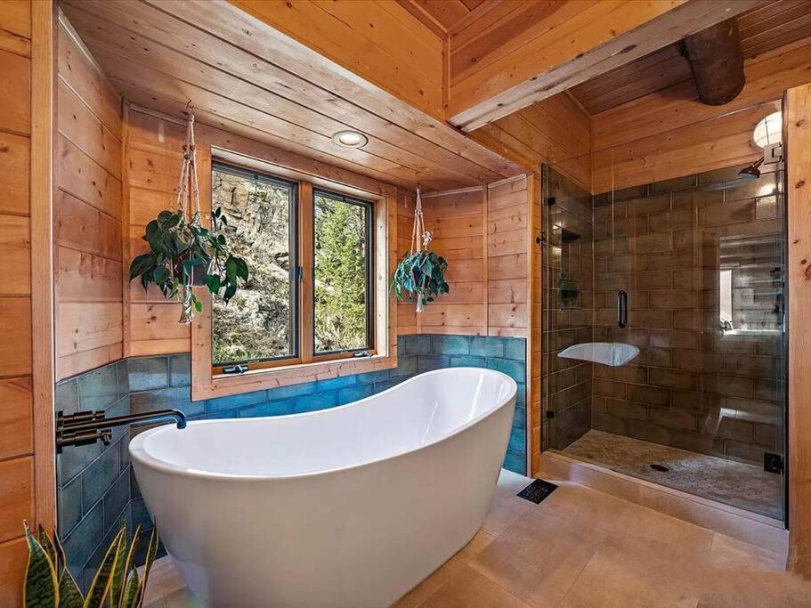 Вилла Classic Log Cabin Near Rocky Mountain National Park And Near Skiing Лайонс Экстерьер фото