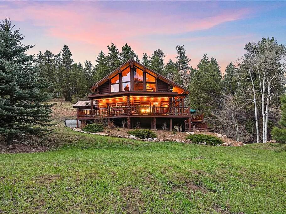 Вилла Classic Log Cabin Near Rocky Mountain National Park And Near Skiing Лайонс Экстерьер фото