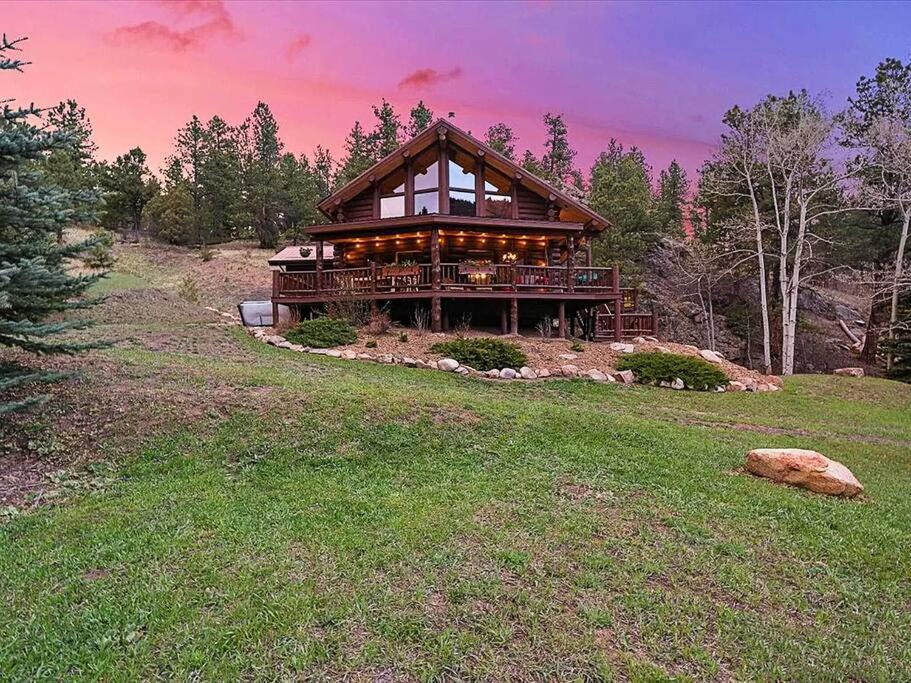 Вилла Classic Log Cabin Near Rocky Mountain National Park And Near Skiing Лайонс Экстерьер фото