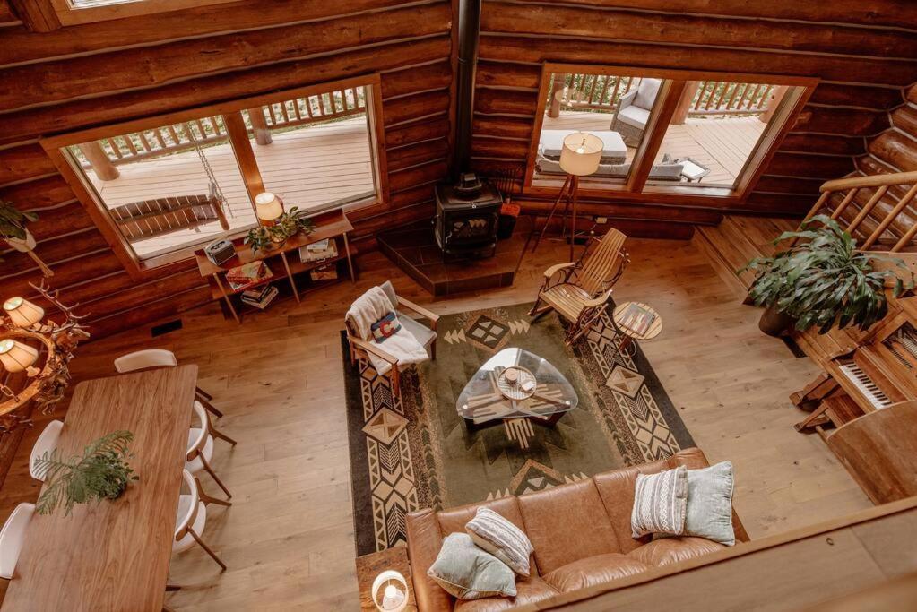 Вилла Classic Log Cabin Near Rocky Mountain National Park And Near Skiing Лайонс Экстерьер фото