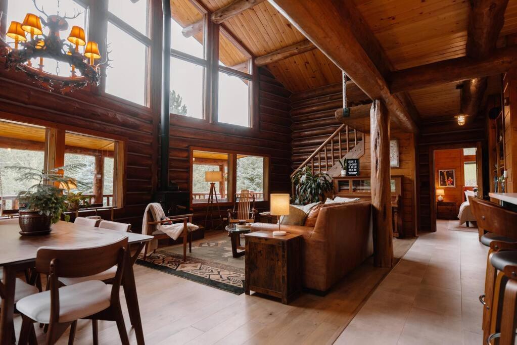 Вилла Classic Log Cabin Near Rocky Mountain National Park And Near Skiing Лайонс Экстерьер фото